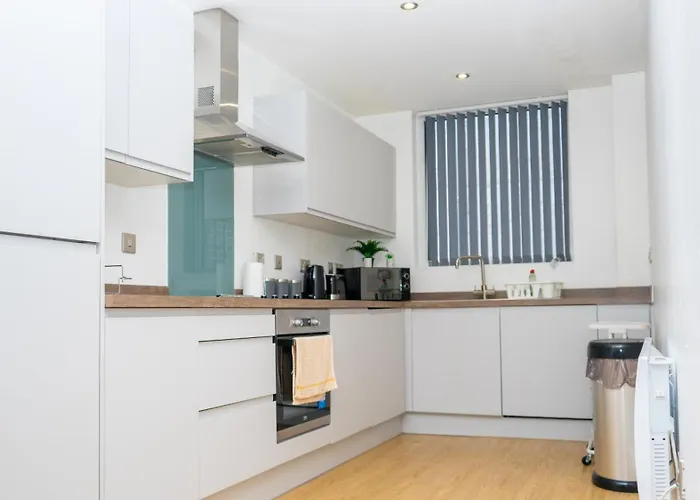 Elegant 1-Bed By Victoria Stn & Ao Arena-Sleeps 4